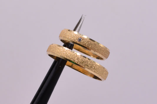 Anillo Argollas arenadas / 6.00 Gr / Oro amarillo 18k / Por fabricación