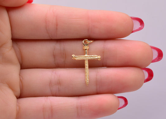 Dije CRUZ CLAVO DIAMANTADO / 0.92 Gr / 3 Cm / Oro amarillo 18k