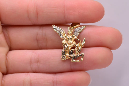 Dije San miguel Arcangel / 2,74 Gr / 2,8 Cm / Oro amarillo 18k