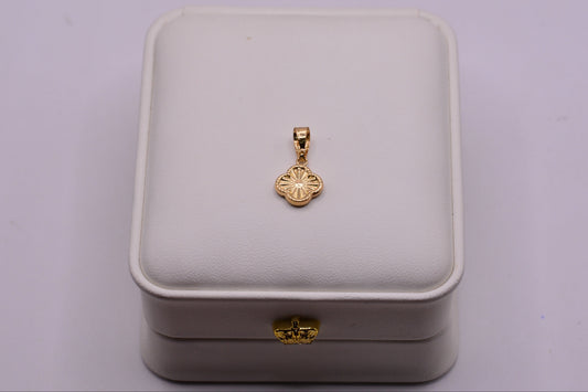Dije TREBOL / 0.49 Gr / 3 Cm / Oro amarillo 18k