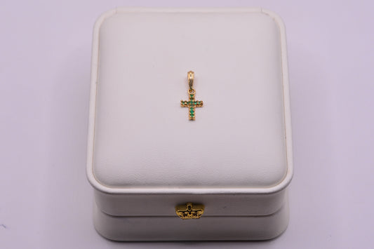 Dije Cruz esmeraldas 11 piedras / 0,77 Gr / Oro amarillo 18k