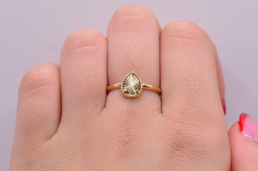 Anillo LAGRIMA DIAMANTADA / 0.93 Gr / Talla 6 1/2 / Oro amarillo 18k
