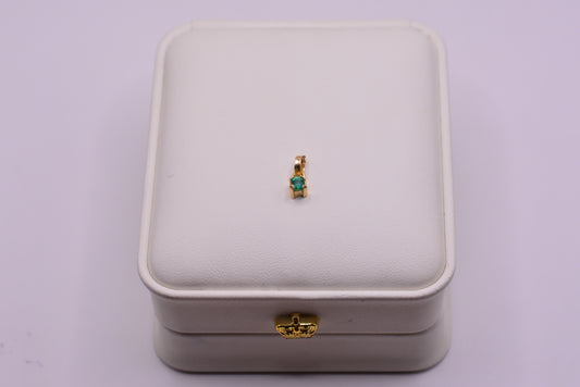 Dije Esmeralda cuadrado / 0.38 Gr / 1 Cm / Oro amarillo 18k