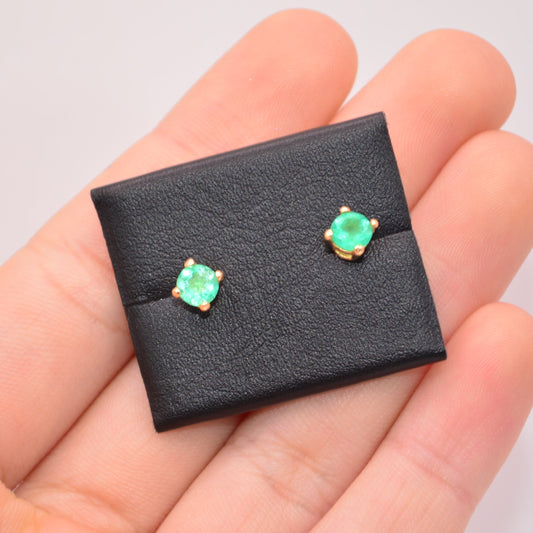 Topos Esmeraldas / 1,04 Gr / 4,4 mm / Oro amarillo 18k