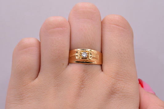 Anillo Troquelado circon blanco / 2.68 Gr / Talla 10 / Oro amarillo 18k