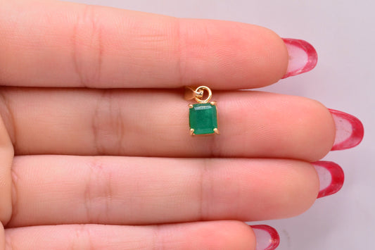 Dije Esmeralda / 0.76 Gr / 1.5 Cm / Oro amarillo 18k