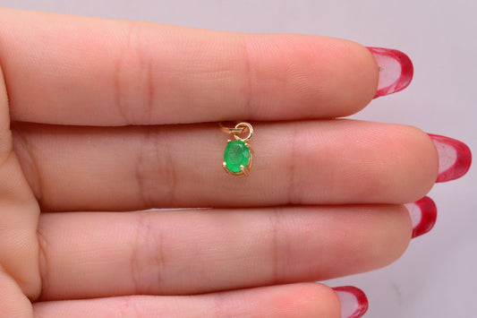 Dije Esmeralda / 0.64 Gr / 1.5 Cm / Oro amarillo 18k