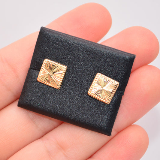 Topos Cuadrado diamantado / 1,07 Gr / 7,8 mm / Oro amarillo 18k