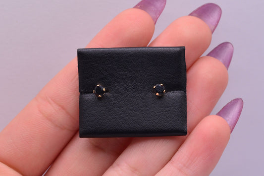 Topos Circon negro / 0.50 Gr / Oro amarillo 18k