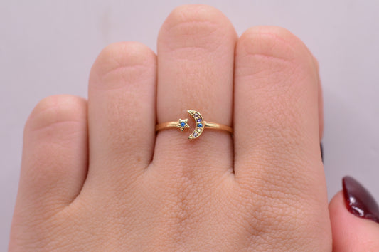 Anillo Luna y estrella / 1.07 Gr / Talla 7 1/2 / Oro amarillo 18k