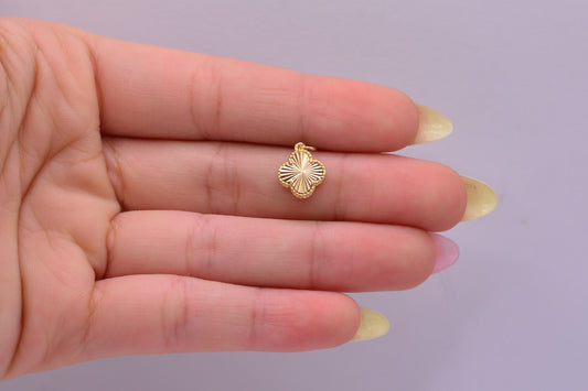 Dije Trebol / 0.90 Gr / 1.5 Cm / Oro amarillo 18k