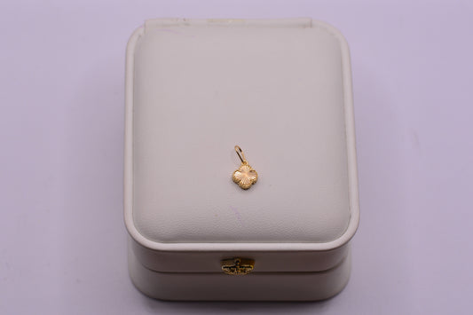 Dije Trebol / 0.63 Gr / 1.5 Cm / Oro amarillo 18k