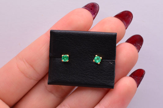 Topos Esmeralda / 0.70 Gr / Oro amarillo 18k
