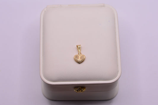 Dije Corazon diamantado / 0.44 Gr / 1.5 Cm / Oro amarillo 18k