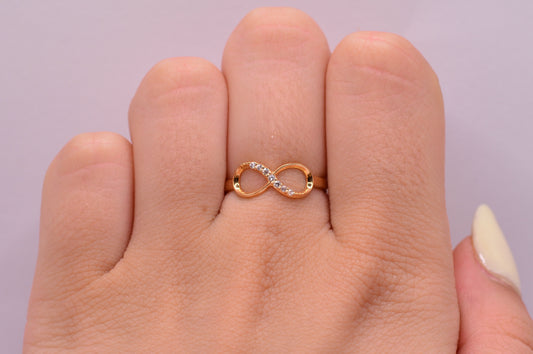 Anillo infinito circones / 1.14 Gr / Talla 6 / Oro amarillo 18k