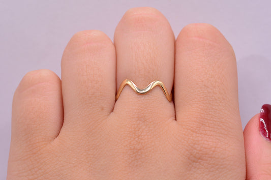 Anillo Onda / 0.90 Gr / Talla 8 1/2 / Oro amarillo 18k