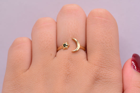 Anillo Luna y estrella graduable / 1.55 Gr / Talla 6 / Oro amarillo 18k