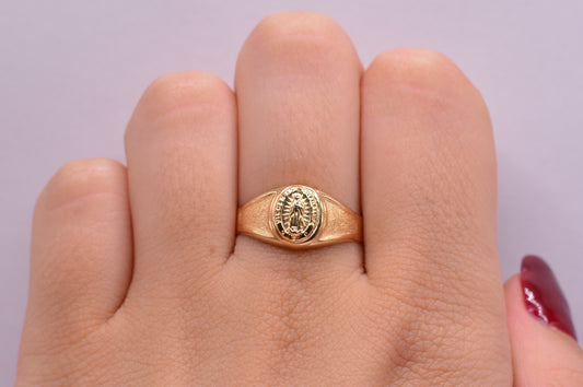 Anillo Guadalupe arenada / 1.80 Gr / Talla 8 / Oro amarillo 18k