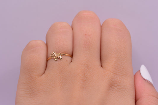 Anillo Perrito diamantado / 0.47 Gr / Talla 7 / Oro amarillo 18k