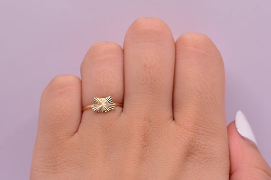 Anillo Helo kitty lisa / 0.47 Gr / Talla 7 / Oro amarillo 18k