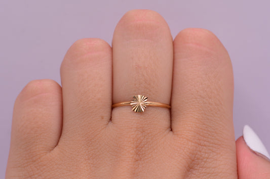Anillo Chispa diamantada / 0.42 Gr / Talla 6 / Oro amarillo 18k