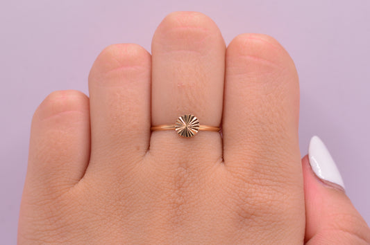Anillo Circulo diamantado / 0.45 Gr / Talla 6 1/2 / Oro amarillo 18k