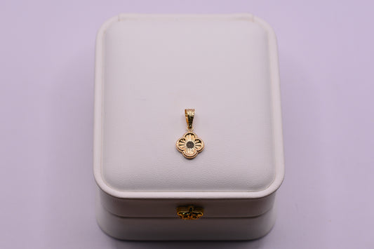 Dije Trebol / 0.46 Gr / 1.9 Cm / Oro amarillo 18k