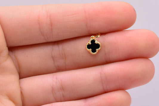 Dije Trebol negro diamantado / 0.59 Gr / 1.5 Cm / Oro amarillo 18k / It