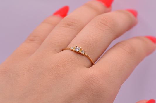 Anillo Trio circones / 1.25 Gr / Talla 8 / Oro amarillo 18k