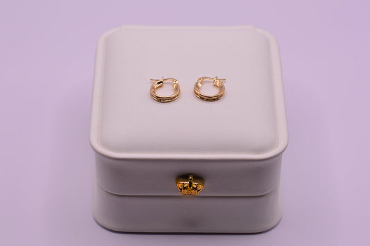 Candonga Circones blancos / 1.23 Gr / 1.3 Cm / Oro amarillo 18k