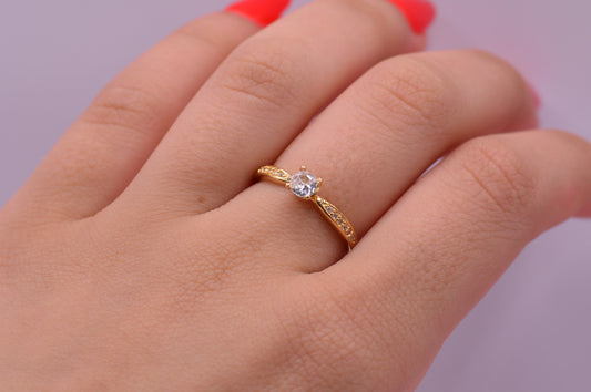 Anillo Luz / 1.48 Gr / Talla 6 / Oro amarillo 18k