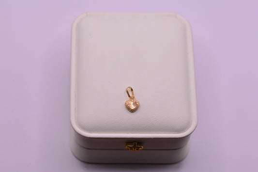 Dije Corazon Diamantado / 0.39 Gr / 1.5 Cm / Oro amarillo 18k