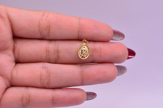 Dije Virgen Guadalupe Centro Diamantado / 0.44 Gr / 1.7 Cm / Oro amarillo 18k