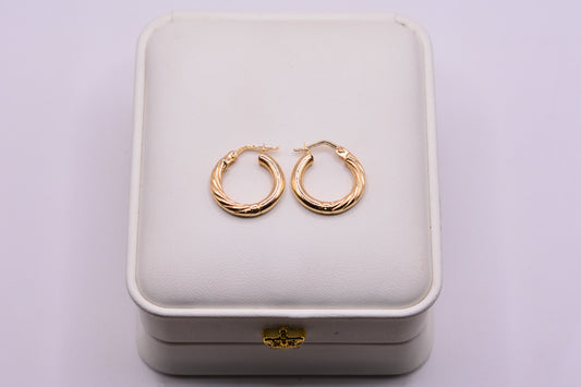 Candonga Semi entorchada / 1,63 Gr / 1,8 Cm / Oro amarillo 18k