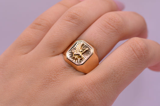 Anillo Troquelado Aguila / 4.14 Gr / Talla 10 1/2 / Oro amarillo 18k