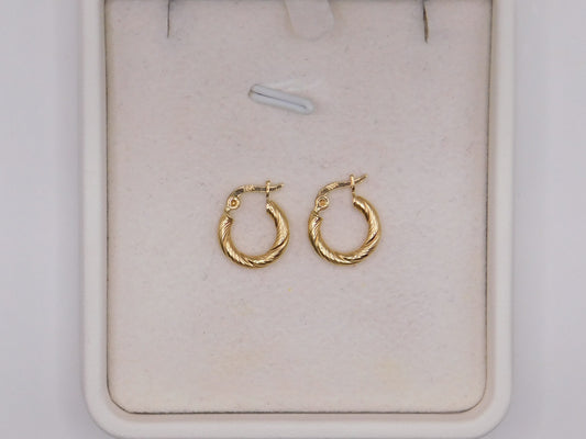 Candonga entrelazada pequeña / 0,93 Gr / 1 Cm / Oro amarillo 18k