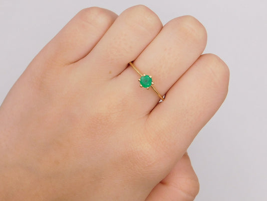 Anillo esmeralda / 1,80 Gr / Talla 6 1/2 / Oro amarillo 18k